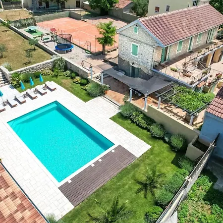 New! Luxury - Pool, Sauna And Jacuzzi Villa *
