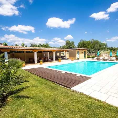 New! Luxury - Pool, Sauna And Jacuzzi Villa